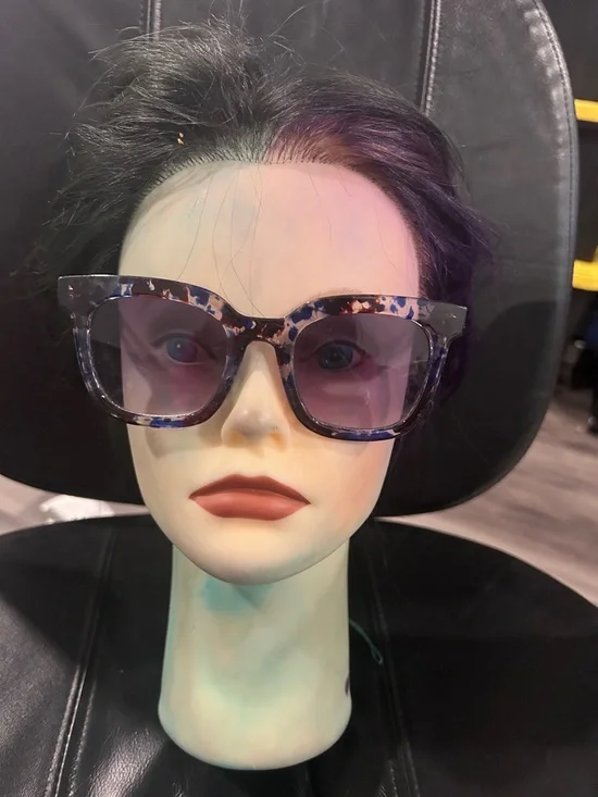 Aj Morgan Tortoiseshell Sunglasses with Purple Lenses - Picture 3 of 10